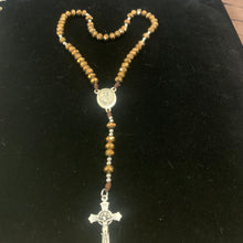 Load image into Gallery viewer, Triumphing Over Cancer Rosary